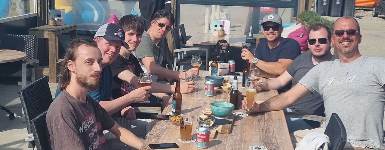 BBQ teamuitje op het strand